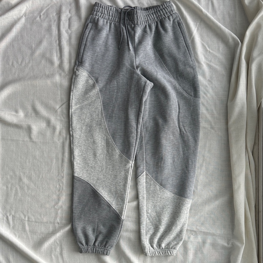 Alo Make Waves Sweatpant- Unisex